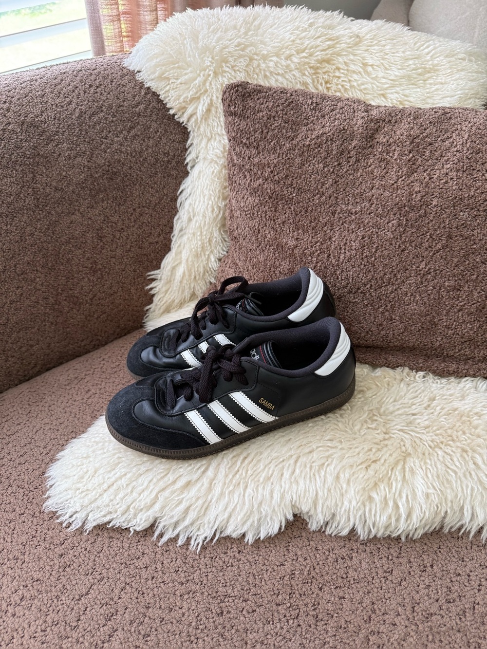 Adidas Sambas in Black/White